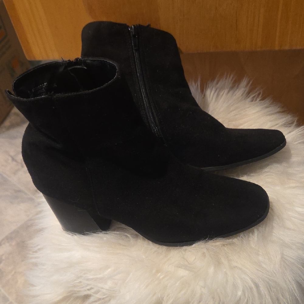 Rouge! Black Heeled Ankle Boots